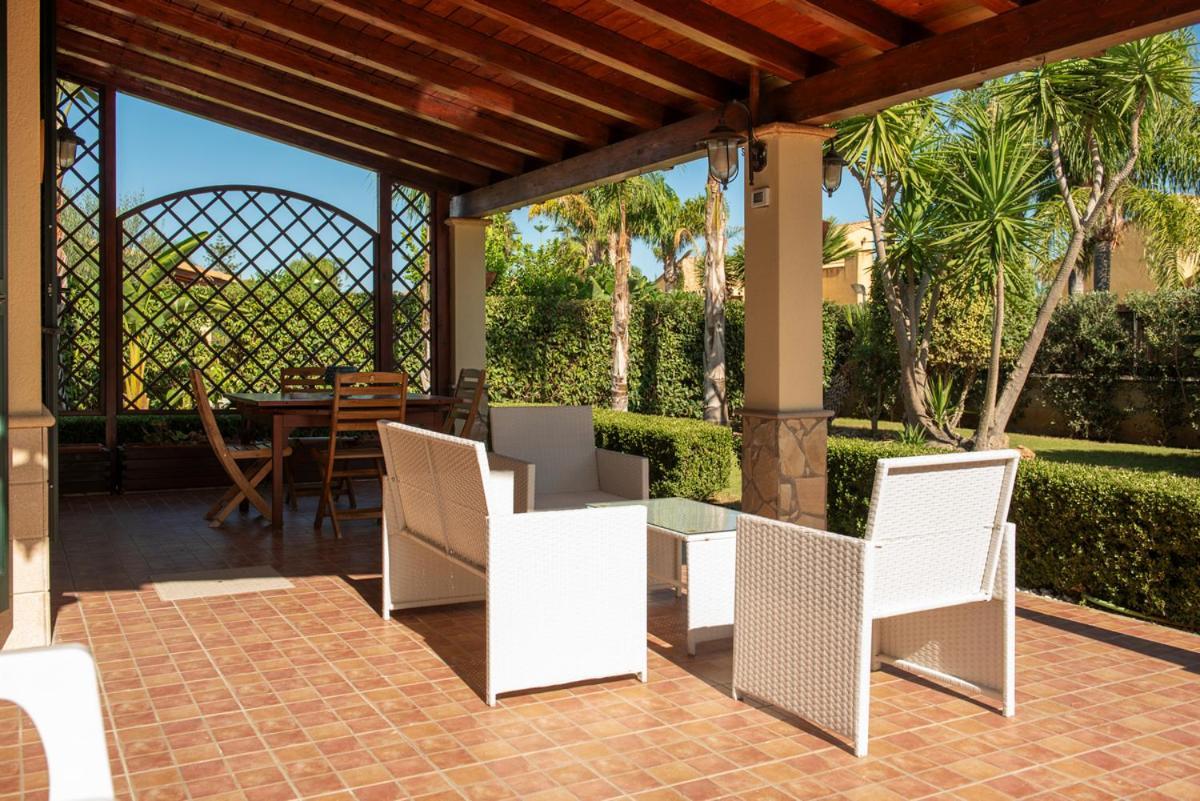 Villa Plumeria Campofelice Di Roccella Bagian luar foto
